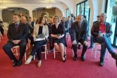 IMG-27c8cc4e3d8e94810ff8b54dbcd08225-V