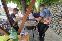 IMG-70fabcbb16c996fc79f7d7654c48a481-V