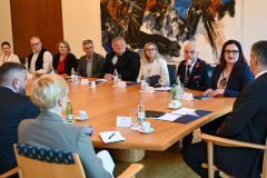 predsjednik-milanovi-primio-predstavnike-opine-mae-i-svih-udruga-koje-djeluju-na-podruju-opine_54440901703_o-scaled