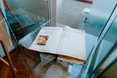 Izlozba-Na-kraju-polizi-prste-small-28