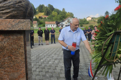 IMG-ed2758570acb8d1e8d11d4533f51acf1-V