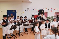 IMG-52351c6143cdf7cf664149c66f96a4f3-V